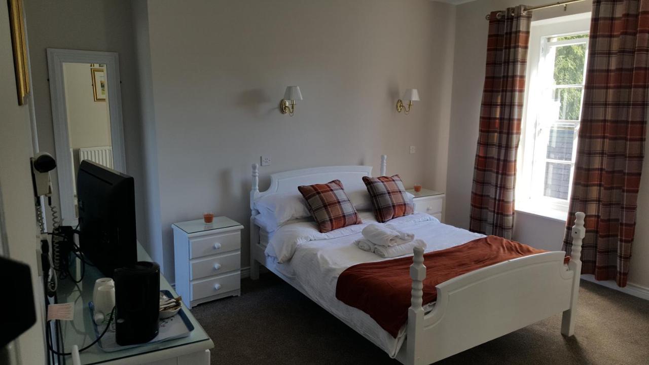 Central Bar Guesthouse Cushendall Eksteriør bilde