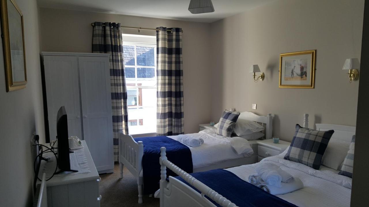 Central Bar Guesthouse Cushendall Eksteriør bilde