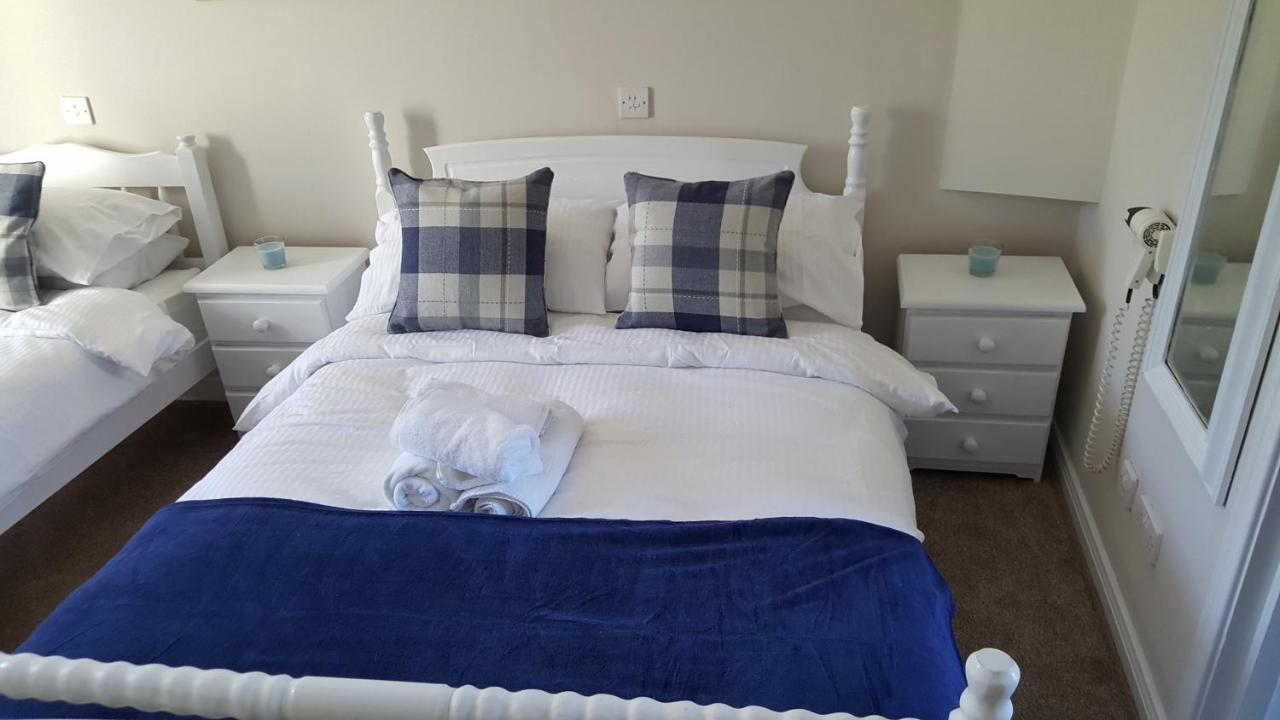 Central Bar Guesthouse Cushendall Eksteriør bilde