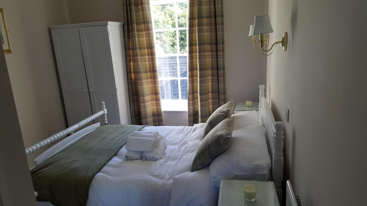 Central Bar Guesthouse Cushendall Eksteriør bilde