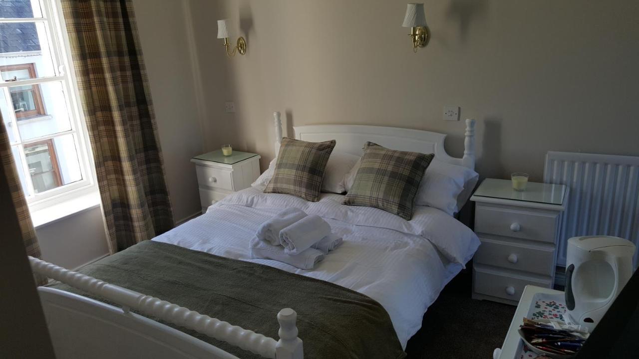 Central Bar Guesthouse Cushendall Eksteriør bilde