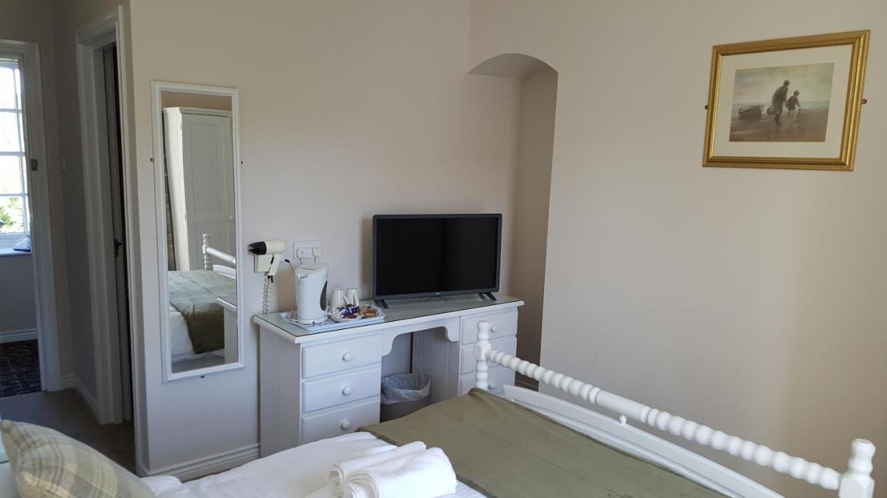 Central Bar Guesthouse Cushendall Eksteriør bilde