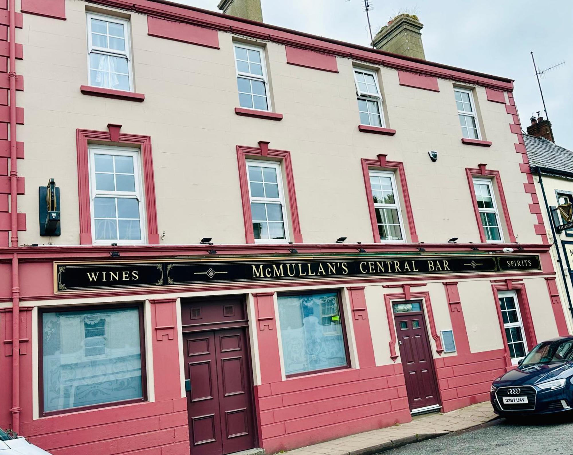 Central Bar Guesthouse Cushendall Eksteriør bilde